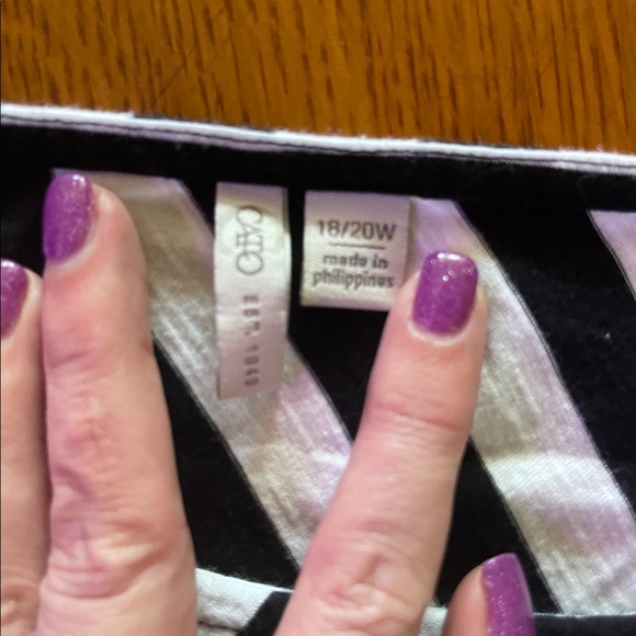 Cato Tee size 18/20W - Picture 2 of 4